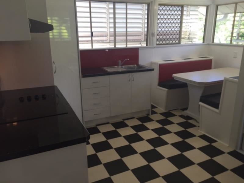 33 Spencer Street, The Range QLD 4700